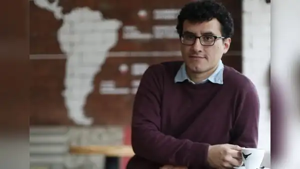 Marco Avilés: “El reporteo, el viaje a la realidad, es como un privilegio, el privilegio de ser periodista”