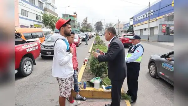 Proponen prohibir a los limpiaparabrisas en Arequipa tras muerte de una persona en Lima