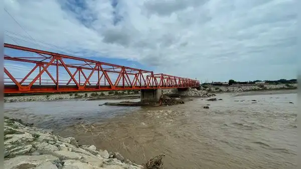 Lambayeque podría quedar incomunicado hacia el sur por riesgo de colapso de puente Reque