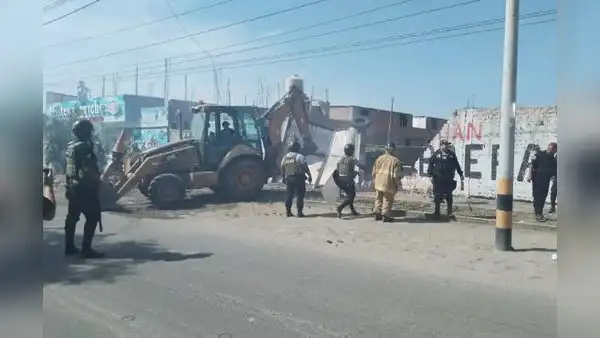 Familias provocan incendio en predio para tratar de evitar desalojo en Trujillo