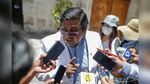 Médico que se hizo operar gratis ahora es director de Salud de Tacna