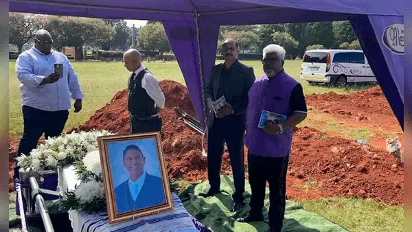 Entierran a pastor fallecido hace dos años: esperaban que resucite