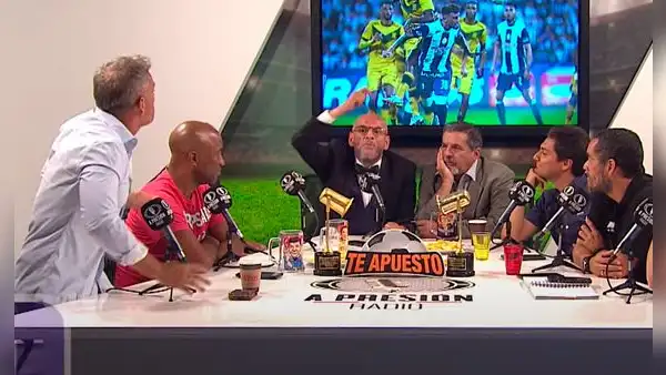 Julinho pierde los papeles y protagoniza tenso momento en vivo: "¡Cállate la boca!"