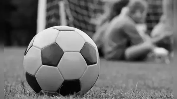 Muere un niño de 12 años tras recibir un balonazo en el pecho mientras jugaba en el colegio