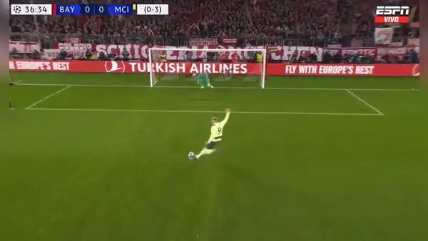 ¡Es humano! Haaland falló un penal y lo mandó a las nubes: Bayern sigue con vida en la Champions