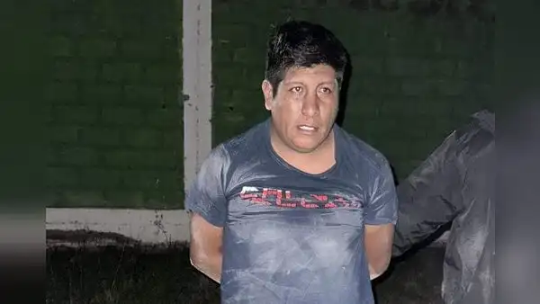 Sujeto fue detenido con armas y chalecos de PNP tras una balacera en Juliaca