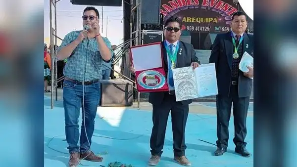 Congresista Edwin Martínez fue pifiado en distrito donde fue alcalde en Arequipa: “¡Que se vaya!”