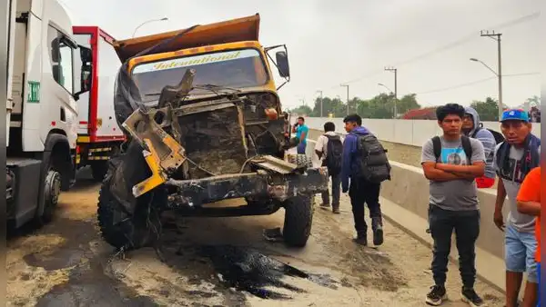 SJL: reportan gran congestión vehicular en autopista Ramiro Prialé por accidente de tránsito