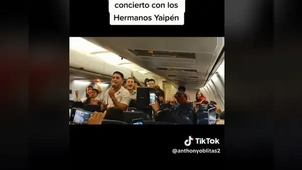 Hermanos Yaipén arma show en pleno vuelo: Primera vez en la historia de la aviación