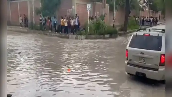 Egresadas de la PUCP realizan recolecta de dinero para apoyar a damnificados por la lluvia en Piura