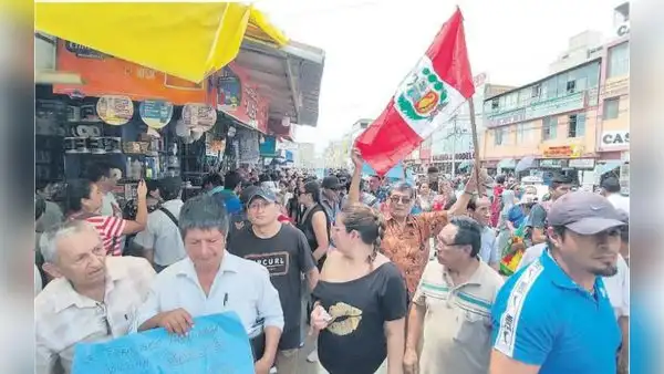 Tensión en el mercado Modelo de Chiclayo por su administración