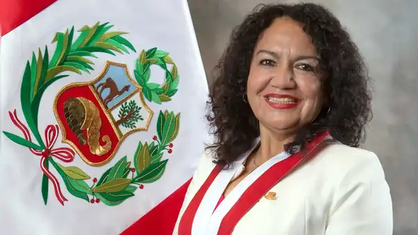 "Piensa en el daño que me vas a hacer": María Acuña a extrabajador que denunció recorte de sueldo