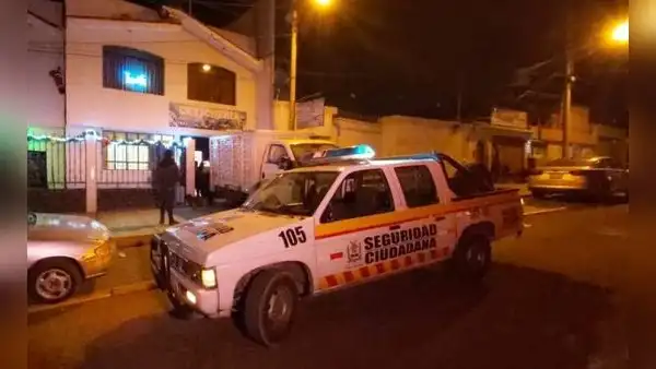 Mujer dio a luz en plena vía pública con ayuda de serenos municipales en Arequipa
