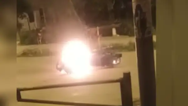 SJL: vecinos queman moto de delincuente que intentó robar por segunda vez