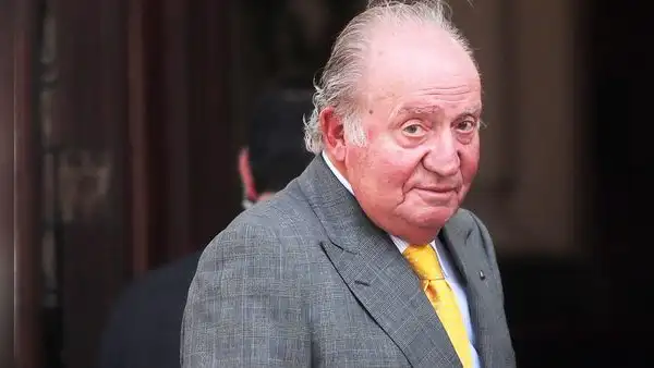 El rey emérito Juan Carlos I tiene una hija secreta, asegura medio español