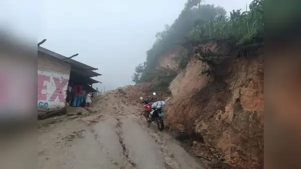 Derrumbe en cerro de Piura sepulta a un menor de 8 años