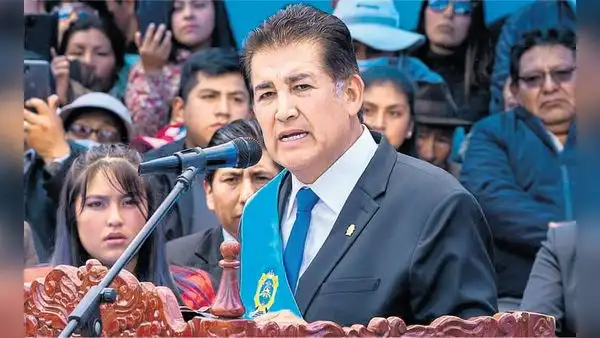 Alcalde de Juliaca, Óscar Cáceres, alista denuncias contra David Sucacahua