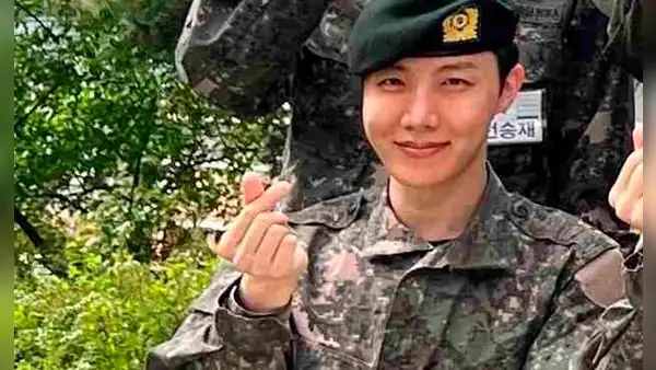 J-Hope de BTS sostiene arma de fuego en nueva foto del Ejército: así luce en el servicio militar