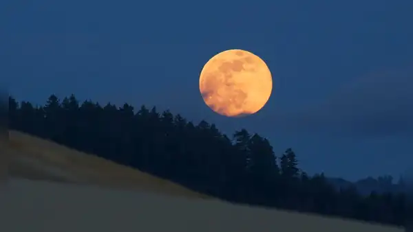 ¿Qué es y dónde se verá el eclipse de la luna de flores este 5 de mayo?
