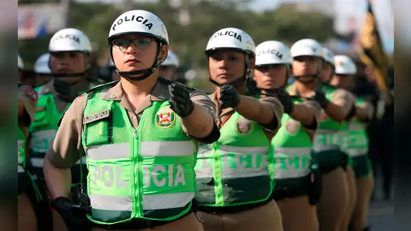 Frases del Día de la Mujer Policía en Perú: mensajes e imágenes para enviar este 2 de mayo