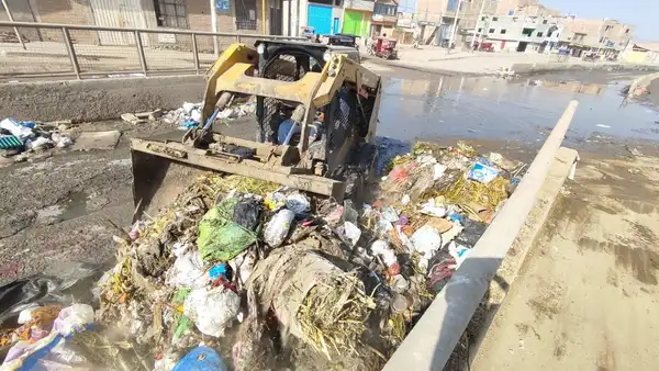 Continúa la basura en vías públicas de Leonardo Ortiz