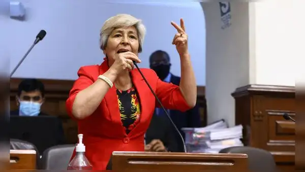 Congresista Jaime Quito pide esperar respuesta de María Agüero sobre su viaje a Panamá