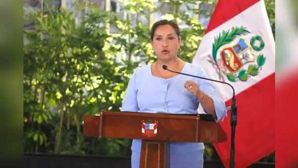 Dina Boluarte: “En esta gestión de ninguna manera se recortarán los derechos de los trabajadores”