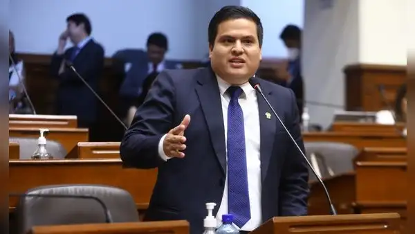 "No soy fundamental en esa comisión": Diego Bazán tras renunciar a investigar empresas chinas por viaje pagado