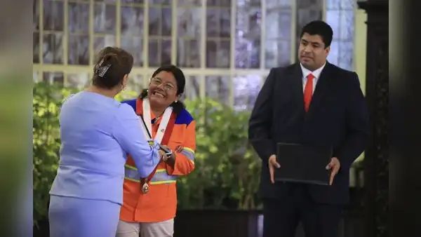 Isabel Cortez se defiende de críticas ante condecoración presidencial: "No significa que yo crea en Dina Boluarte"