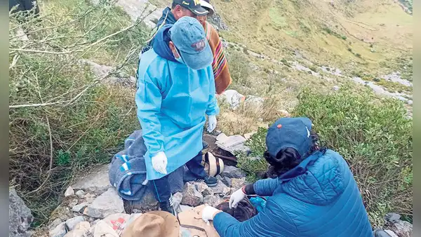 Tragedia en Apurímac: camión cae a abismo y deja nueve muertos