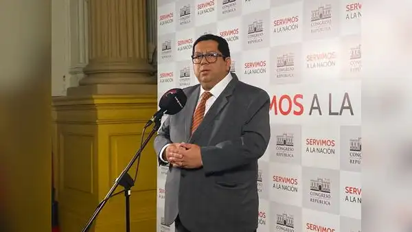 Titular del MEF sobre bonos del Congreso: "Hay que tomar decisiones pensando en las necesidades del país"