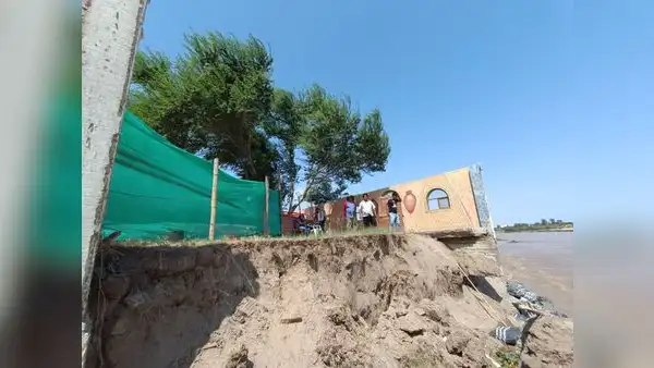 Río amenaza viviendas y negocios en Callanca-Monsefú