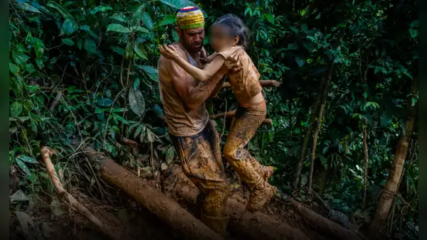 Padre intenta salvar a su hija de corriente de río y ambos mueren en selva del Darién