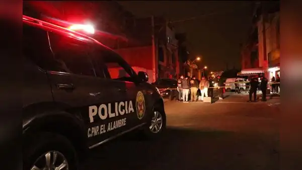 "¡Está loco!": sujeto dispara a vecinos que lo sorprenden botando basura en vía pública de Ayacucho