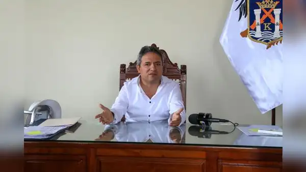 Alcalde ofende a jueza que le ordenó terapia de salud mental