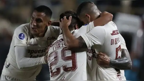 ¡Universitario es líder! Cremas derrotaron 2-0 a Santa Fe por el grupo G de la Copa Sudamericana