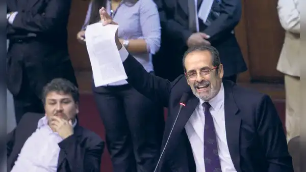 Una década sin Javier Diez Canseco, un político referente