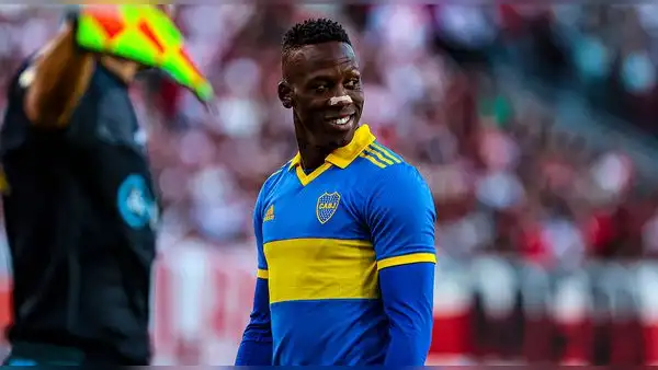 ¿Por qué Luis Advíncula fue tendencia durante el clásico de Boca Juniors contra River Plate?