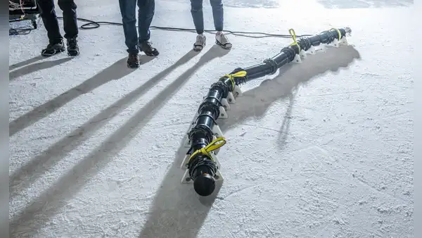La NASA prueba a su 'robot anguila' que buscará vida en Encélado