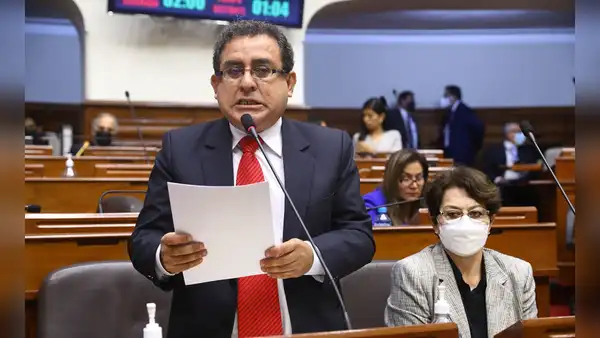 Congreso: Luis Picón oficialmente se incorporó a la bancada de Podemos Perú