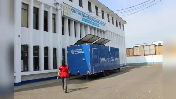 Oficina móvil de Gerencia de Trabajo está en abandono en Trujillo