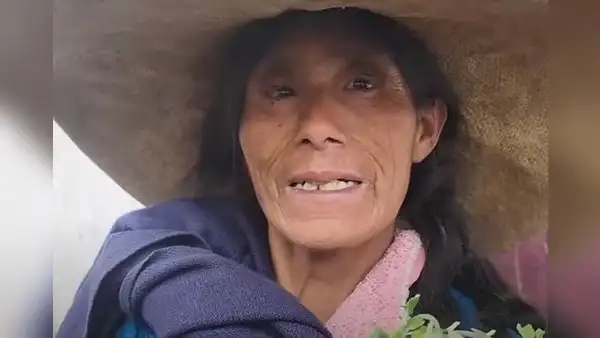 Mujer tiene que caminar por 3 horas para poder vender sus hierbas medicinales en La Libertad