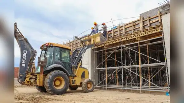 Economía crece 0,22% en marzo y se confirma caída de 0,43% en el primer trimestre