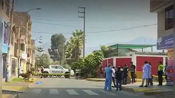 SMP: asesinan a hombre con 5 disparos tras ser perseguido varias cuadras en la calle