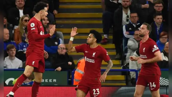 Liverpool goleó 3-0 al Leicester y sueña con clasificar a la Champions League