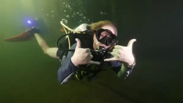 Hombre vivió bajo el agua 74 días y rompe recórd mundial para la ciencia