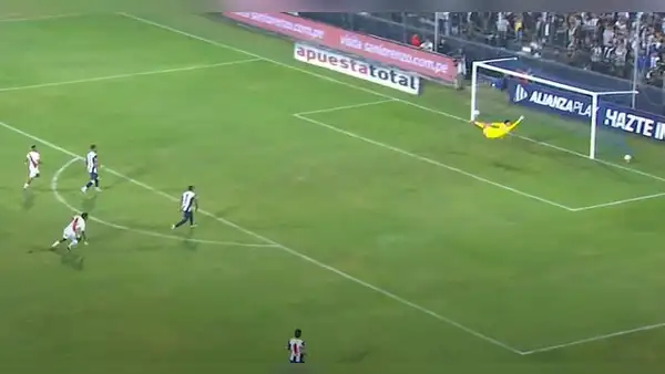 Espectacular golazo de Olivares al ángulo tras terrible error de Zambrano y Alianza pierde 1-0