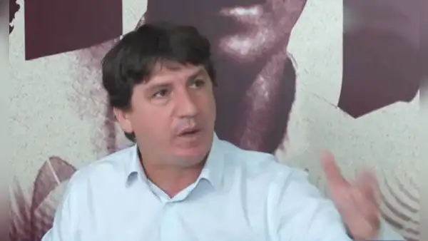Jean Ferrari increpó a periodista que le preguntó si se arrepentía de apoyar a Agustín Lozano