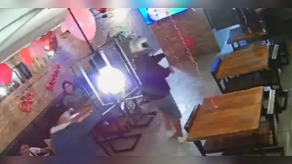 Chorrillos: delincuentes armados roban sanguchería en 40 segundos