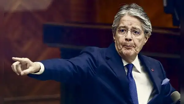 Ecuador: Guillermo Lasso, amenazado por juicio político, disuelve Parlamento y adelanta elecciones generales